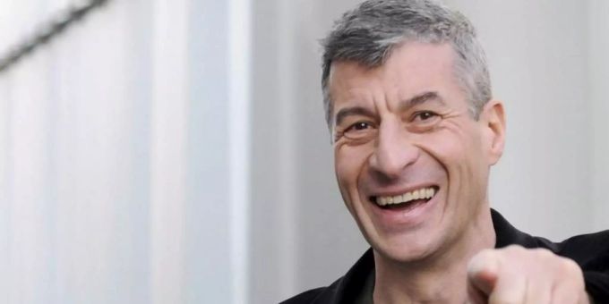 Maurizio Cattelan wird 60. Foto: Kuehne/epa-Keystone/dpa Maurizio Cattelan wird 60. Foto: Kuehne/epa-Keystone/dpa