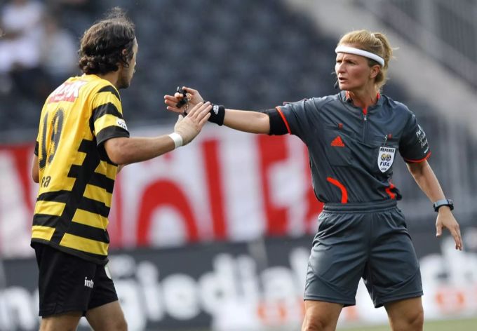 Nicole Petignat während einem Spiel zwischen YB und Vaduz in der Super League im Juli 2008. Nicole Petignat