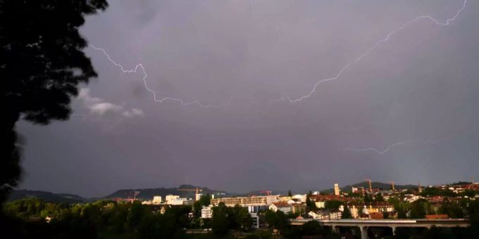 Das Unwetter vom Mittwoch über Bern. Das Unwetter vom Mittwoch über Bern.