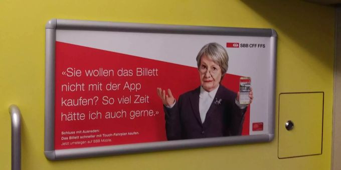 Die SBB-Werbung mit Schauspielerin Maja Stolle (75). Die SBB-Werbung mit Schauspielerin Maja Stolle (75).