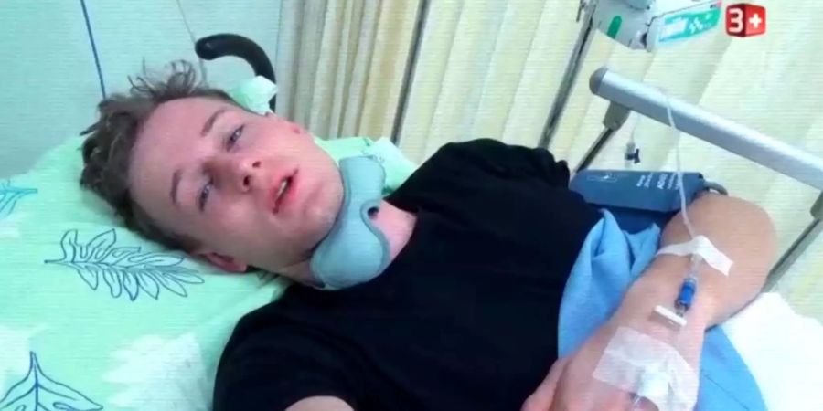 Das Ergebnis einer durchzechten Partynacht: Thomas liegt mit Infusion im Thai-Spital.
