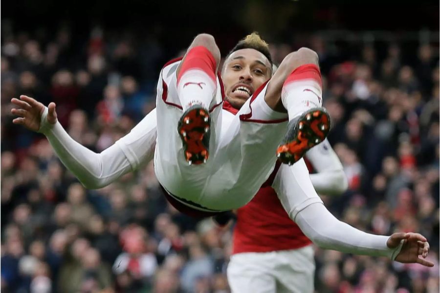 Pierre-Emerick Aubameyang scheint bei den Gunners doch noch abzuheben. Gegen Shaqiris Stoke City trifft der Gabuner für sein Arsenal zwei Mal. Granit Xhaka (ab der 74. Minute für Elneny) und sein Team siegt mit 3:0.