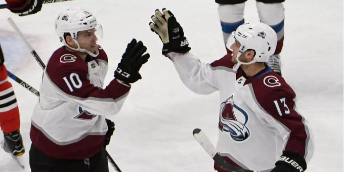Sven Andrighetto (links) bejubelt einen der fünf Treffer seines Teams. Sven Andrighetto (links) bejubelt einen der fünf Treffer seines Teams.