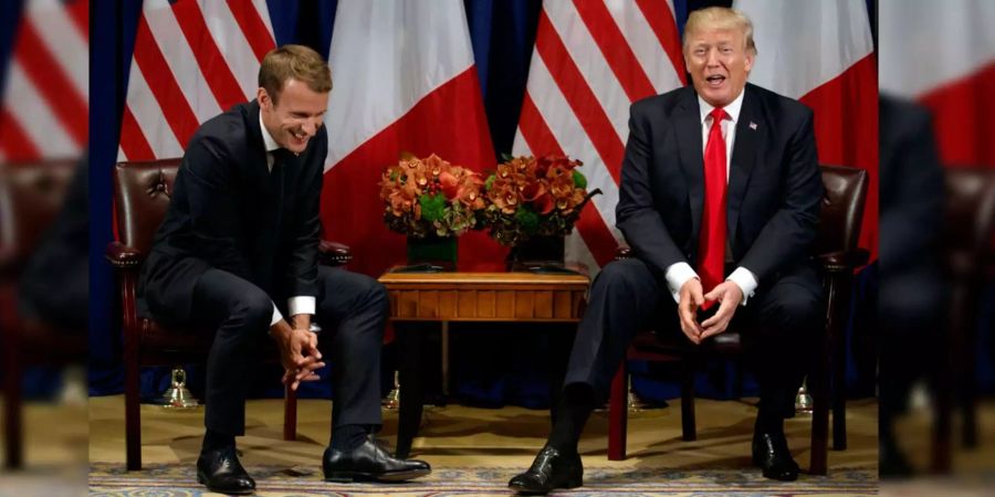 Emmanuel Macron und Donald Trump treffen sich.