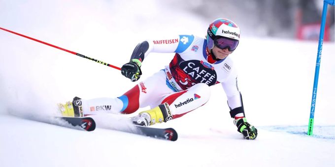 Nach der Abfahrt triumphiert Marco Odermatt auch im Super-G (Archivbild). Nach der Abfahrt triumphiert Marco Odermatt auch im Super-G (Archivbild).