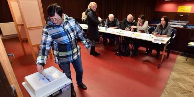 In Tschechien hat die Auszählung begonnen. In Tschechien hat die Auszählung begonnen.