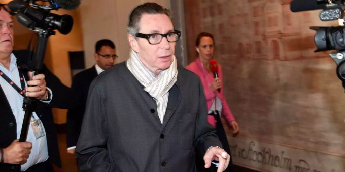 Jean-Claude Arnault kommt am Bezirksgericht in Stockholm an. Jean-Claude Arnault kommt am Bezirksgericht in Stockholm an.