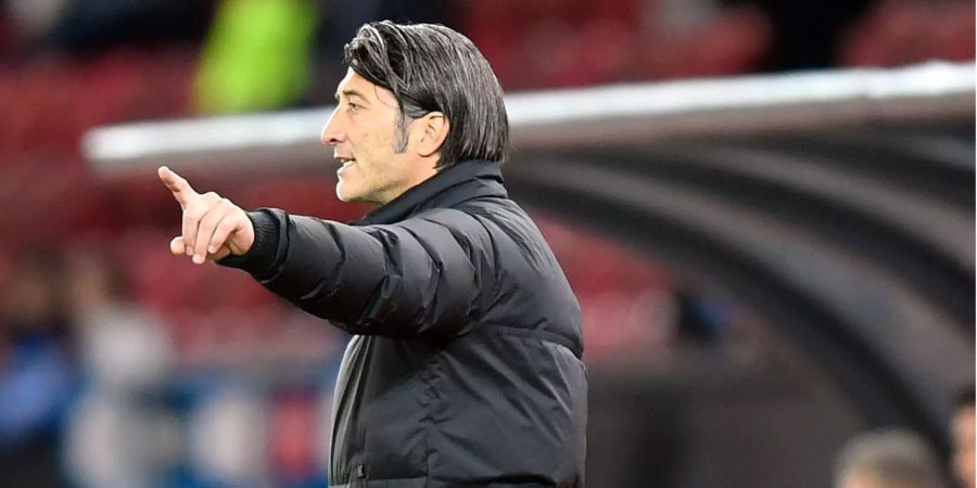 Der Walliser Trainer Murat Yakin beim Fussballspiel der Super League FC Zürich gegen den FC Sion.