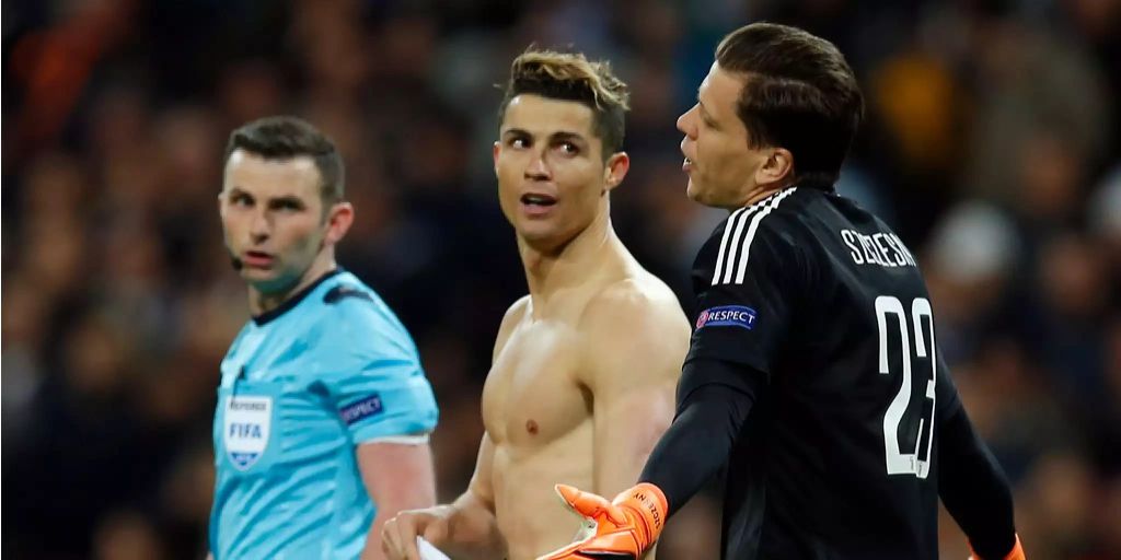 Cristiano Ronaldo Erhält Freistoss Tipps Von Woyciech Szczesny