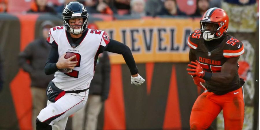 Kaum haben sich die Atlanta Falcons zu einer ausgeglichenen Bilanz zurückgekämpft, schon stolpern sie ausgerechnet über die Cleveland Browns. Beim der 16:28-Niederlage hat QB lange Zeit Mühe seine Receiver zu finden. Einziger Lichtblick an diesem Tag ist Julio Jones, der erneut über 100 Yards aufweist und als schnellster Receiver überhaupt die 10'000-Yard-Marke erreicht. Solche Stolperer dürfen sich die Falcons nicht mehr leisten, ansonsten wird es in dieser Saison nichts mit den Playoffs.