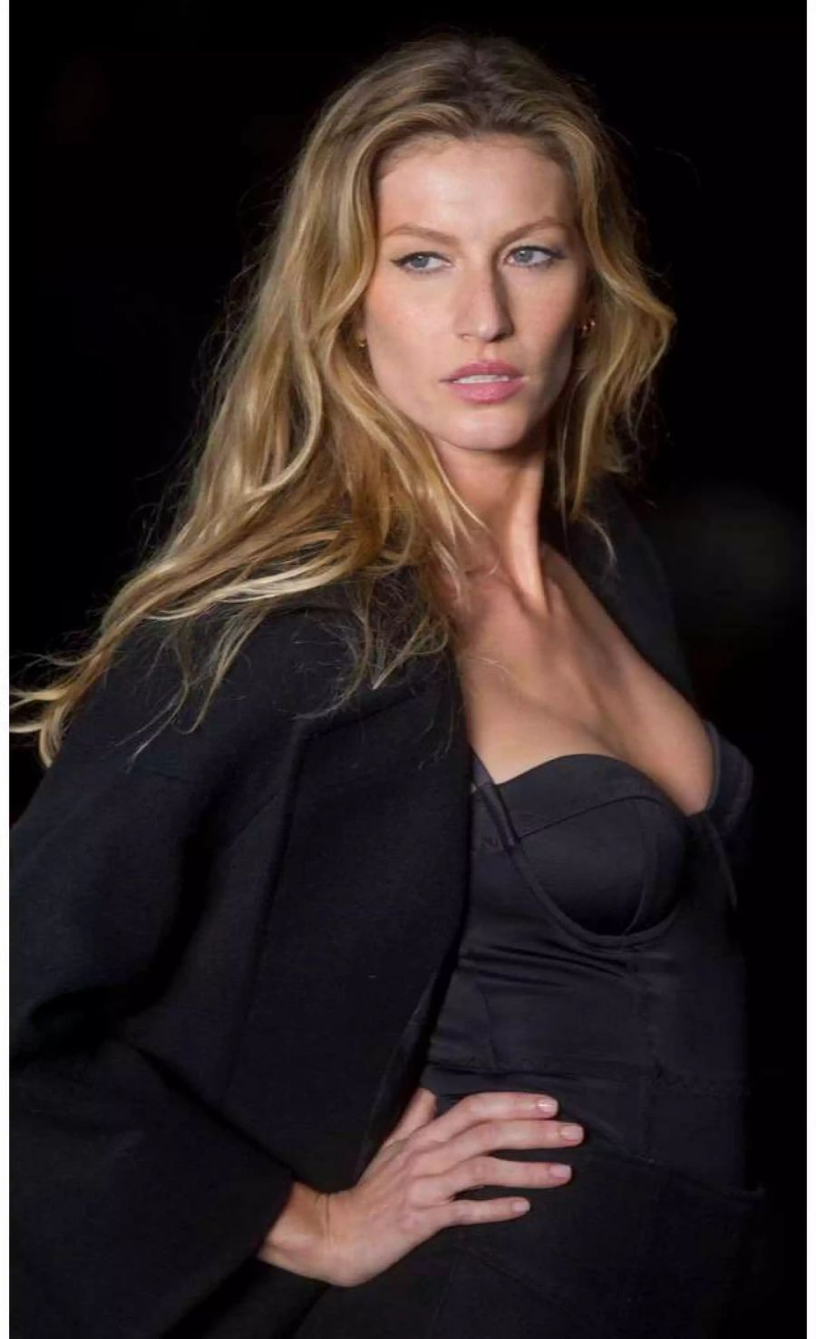 Vor der OP: Gisele Bündchen 2011 auf dem Laufsteg in Sao Paulo.