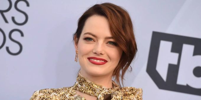 Emma Stone verzichtet auf Luxusschmuck und hat keine Probleme, 30 zu sein. Emma Stone bei den SAG-Awards 2019.