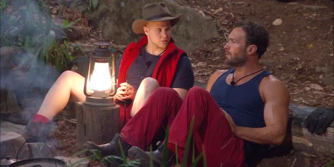 «GZSZ»-Sternchen Felix van Deventer und Protz-Millionär Bastian Yotta reden im Dschungelcamp.