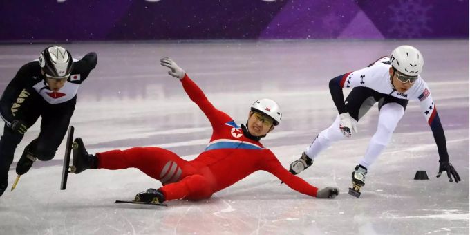 «Foul» im Shorttrack - Nordkoreaner mit unfairer Attacke