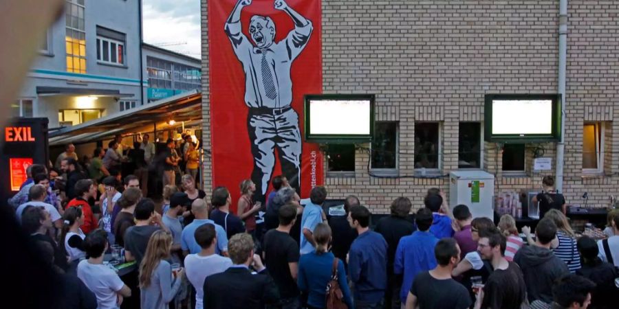 Public-Viewing «Zum glatten Köbi» in Zürich.