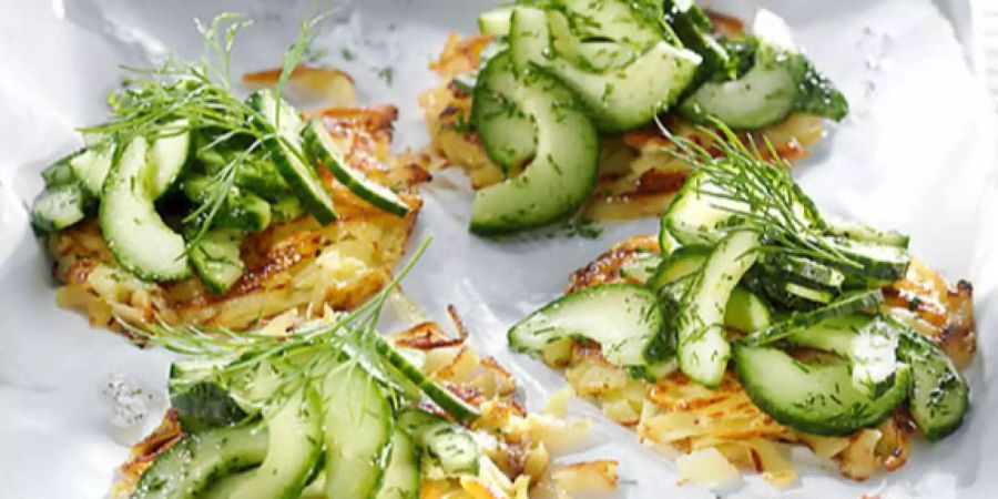 Kartoffeltätschli mit Gurkensalat