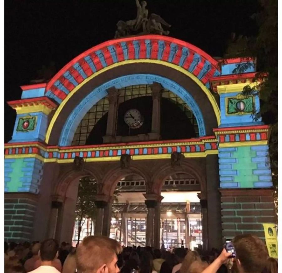 Vorbild Bundeshaus? Am diesjährigen Luzerner Fest gab es eine eindrückliche Lichtshow.