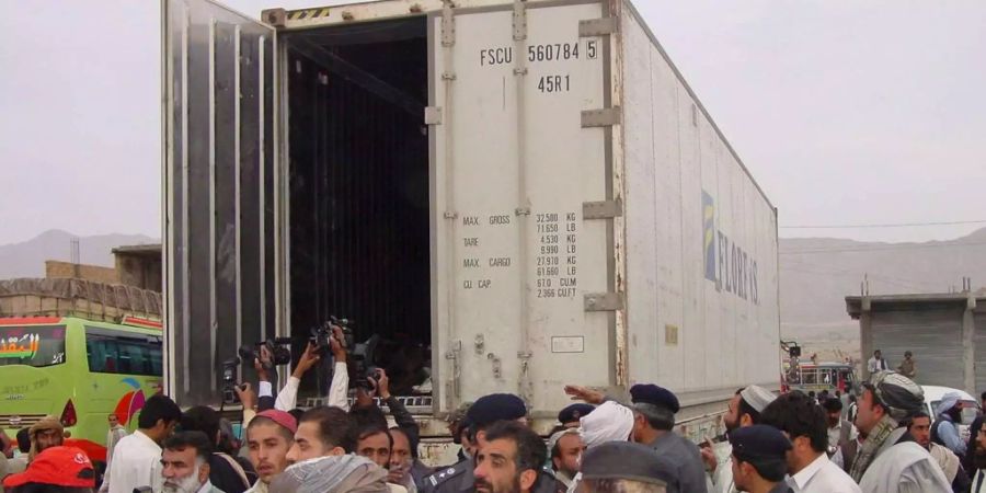 Rund 180 Menschen befanden sich im Lkw-Container (Symbolbild).