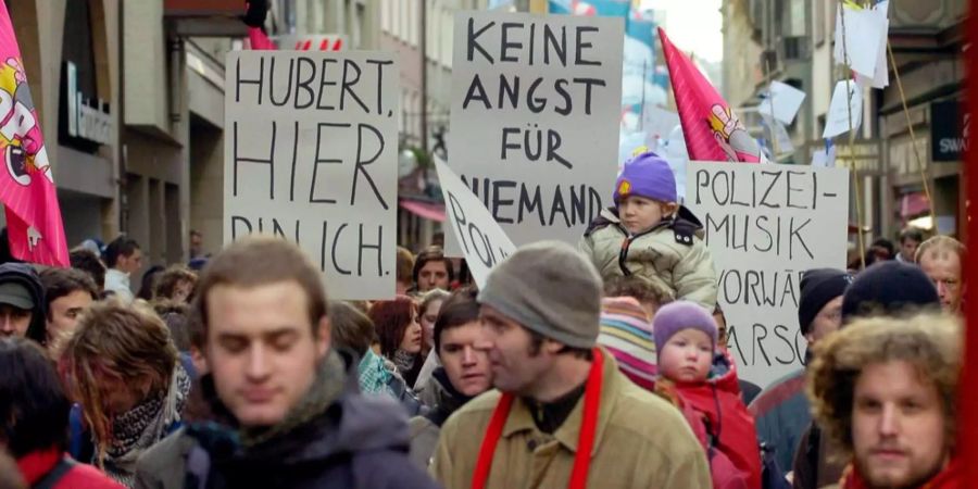 Im Jahr 2006 gingen WEF-Gegner schweizweit auf die Strasse. Hier demonstrieren Globalisierungskritiker in St.Gallen.