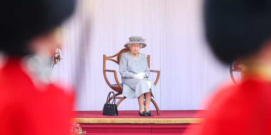 Militärparade zum 95. Geburtstag der Queen