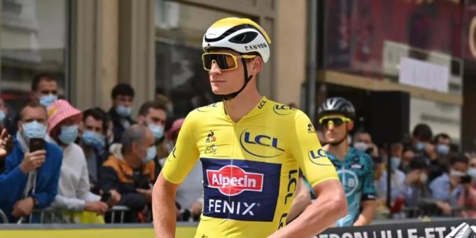Der Niederländer Mathieu van der Poel wird beim Einzelzeitfahren der 5. Etappe das Gelbe Trikot wohl abgeben müssen. Foto: David Stockman/BELGA/dpa Der Niederländer Mathieu van der Poel wird beim Einzelzeitfahren der 5. Etappe das Gelbe Trikot wohl abgeben müssen. Foto: David Stockman/BELGA/dpa