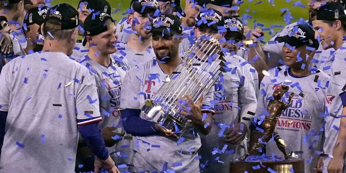 Für die Texas Rangers ist es der erste Titel in ihrer 63-jährigen Geschichte. Für die Texas Rangers ist es der erste Titel in ihrer 63-jährigen Geschichte.