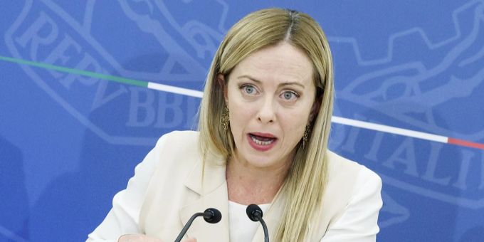 Die italienische Ministerpräsidentin Giorgia Meloni dachte, sie sei mit dem Präsidenten der Afrikanischen Union (AU) am Apparat. giorgia meloni