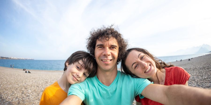 Mann Familie Selfie Strand