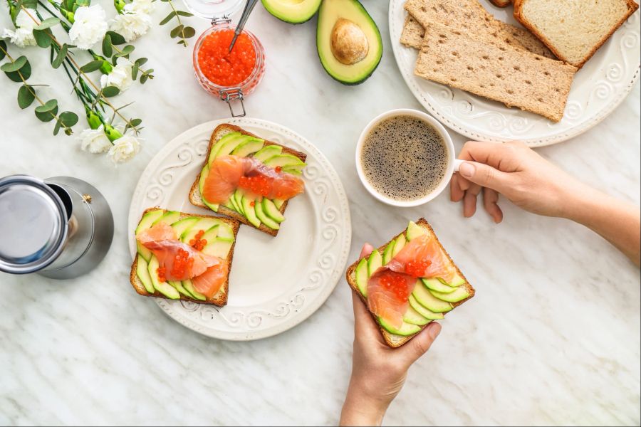 Sternzeichen, Astrologie, Avocado, Lachs