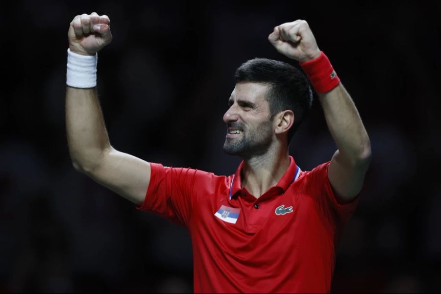 Novak Djokovic jubelt mit Serbien über den Halbfinal-Einzug am Davis Cup.