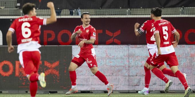 Der FC Thun jubelt über einen späten Treffer gegen Schaffhausen (Archivbild). FC Thun