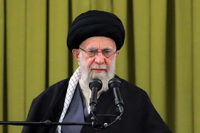 Ali Chamenei, geistliches Oberhaupt des Iran, hat Israel mit Vergeltung gedroht. Das Land müsse mit einer «harten Bestrafung» rechnen, so Chamenei. Ali Chamenei