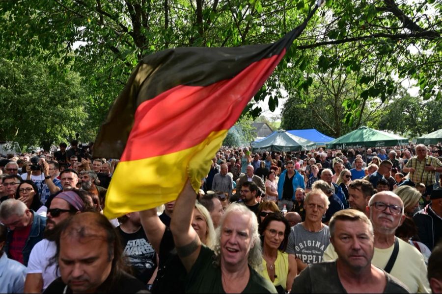 Obwohl man es an Wahlkampfevents nicht sieht, konnte die AfD an den Landtagswahlen in Hessen und Bayern bei jungen Wählenden zulegen.