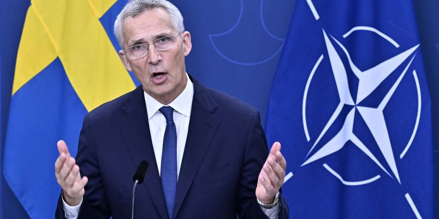 Nato-Generalsekretär Jens Stoltenberg fordert Ungarn auf, dem Bündnisbeitritt Schwedens zuzustimmen.