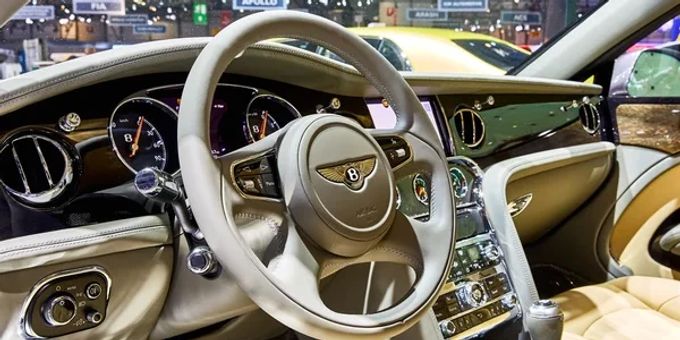 Auch die Innenausstattung zeigt sich von ihrer luxuriösesten Seite. Bentley Mulsanne