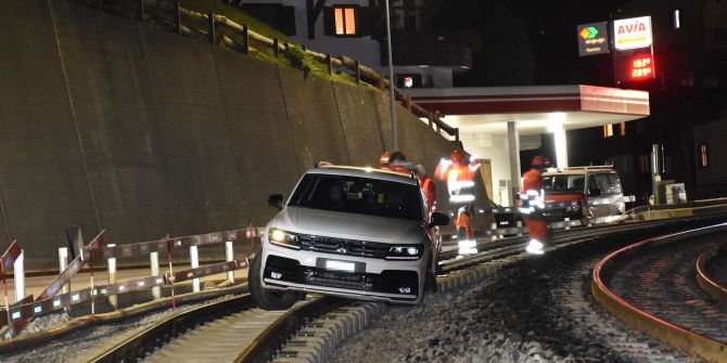 Auf Bahntrasse gelandet-