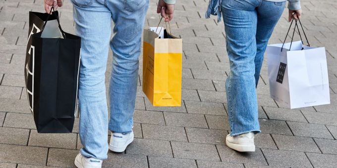 Teuerung und zu geringe Lohnerhöhungen haben laut Gewerkschaft dazu geführt, dass sich fast 67 Prozent weniger leisten können als noch vor drei Jahren. (Symbolbild) kaufkraft