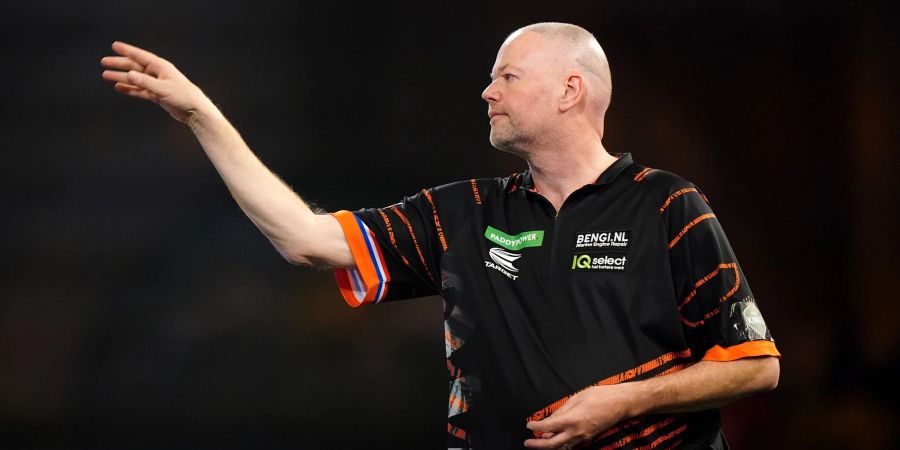 Raymond van Barneveld trifft im Achtelfinale auf Luke Littler.