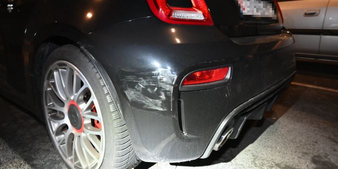 Buchs: Alkoholisiert in parkiertes Auto gefahren. Buchs: Unfall