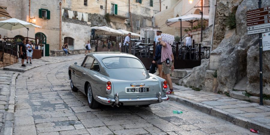 James Bond Aston Martin