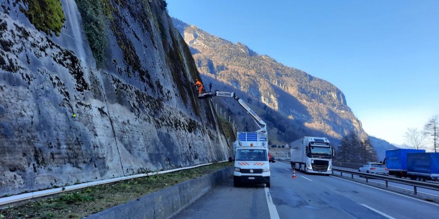 Unterhaltsbaustell auf Autobahn.