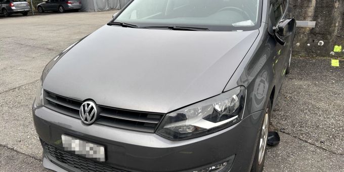 Küssnacht: Mehrere Fahrzeuge beschädigt. Mehrere Fahrzeuge beschädigt.