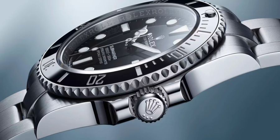 Einem 23-Jährigen wurde im Oktober eine Rolex Submariner von drei Männern gewalttätig entnommen.