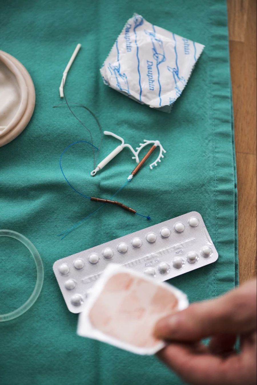 Viele Frauen lassen sich lieber eine Spirale einsetzen oder benutzen einfach das Kondom.