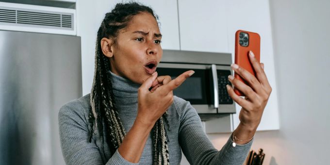 Millennials machen auf Instagram die grösste Nutzergruppe auf. Sie hinterlassen auch viele Hasskommentare. Instagram