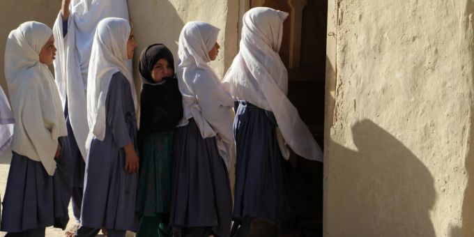 Journalisten in Afghanistan sollen nicht mehr Mädchen sprechen dürfen. (Symbolbild) Mädchen Afghanistan