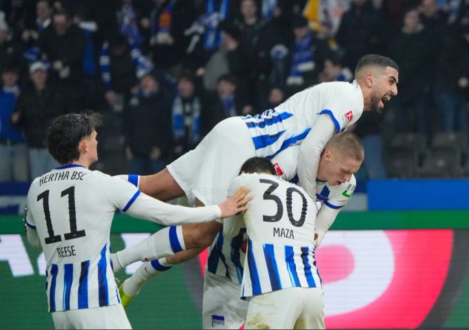 Hertha Berlin jubelt gegen Holstein Kiel zur Halbzeit, lässt sich aber noch die Butter vom Brot nehmen. Hertha Berlin