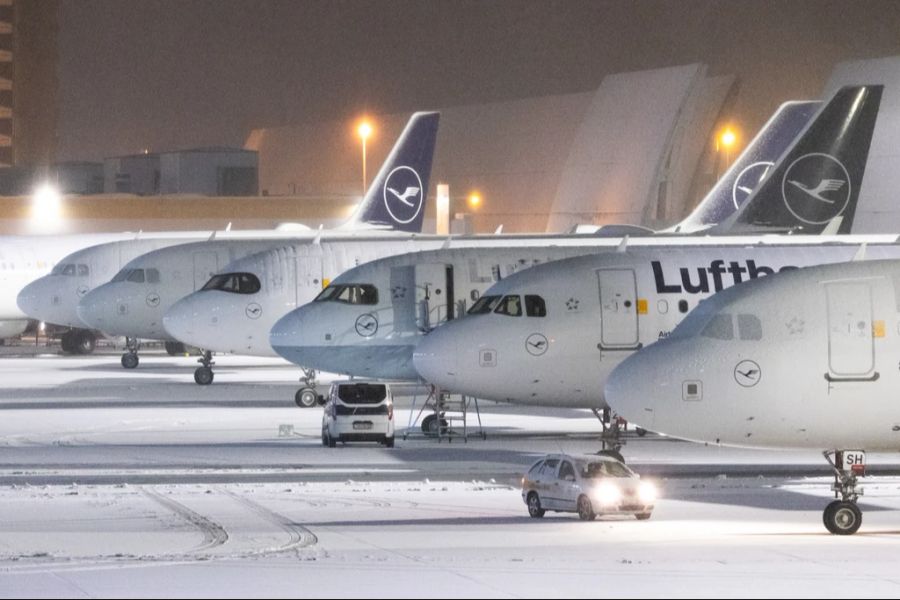 Verkehrschaos Deutschland Schnee Glatteis