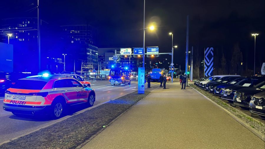 Die Thurgauerstrasse in Zürich wurde wegen dem Unfall zwischenzeitlich einspurig gesperrt.