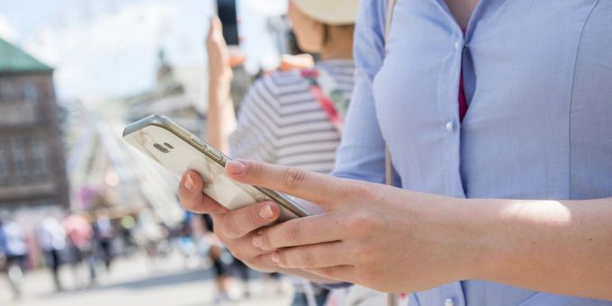 Je nach Art und Ort der Nutzung gibt es erhebliche Unterschiede bei den Roaming-Tarifen verschiedener Anbieter. (Symbolbild) Roaming